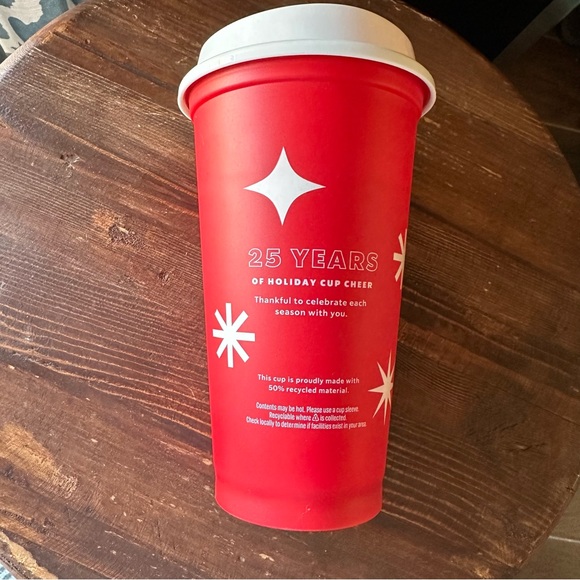 New Starbucks 2022 Red Star Print Cup Day Grande Hot Cup with Lid 16 Oz. - Picture 6 of 10